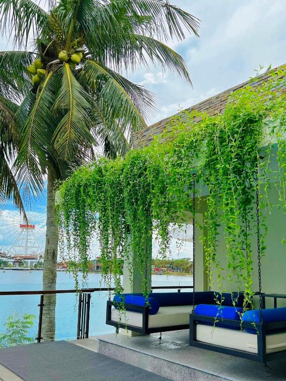 THE BLOSSOM RESORT ISLAND